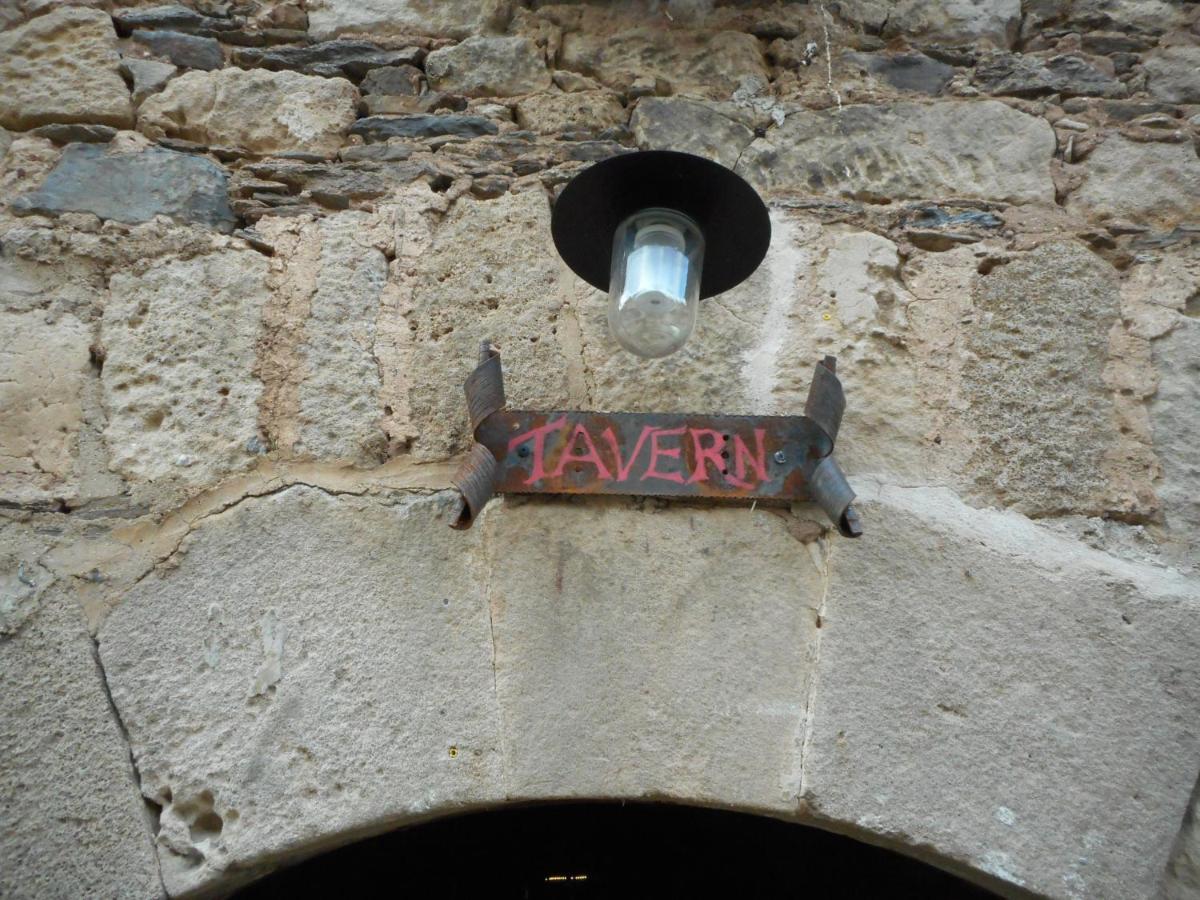 The Tavern Castelnau-Pégayrols Exterior photo