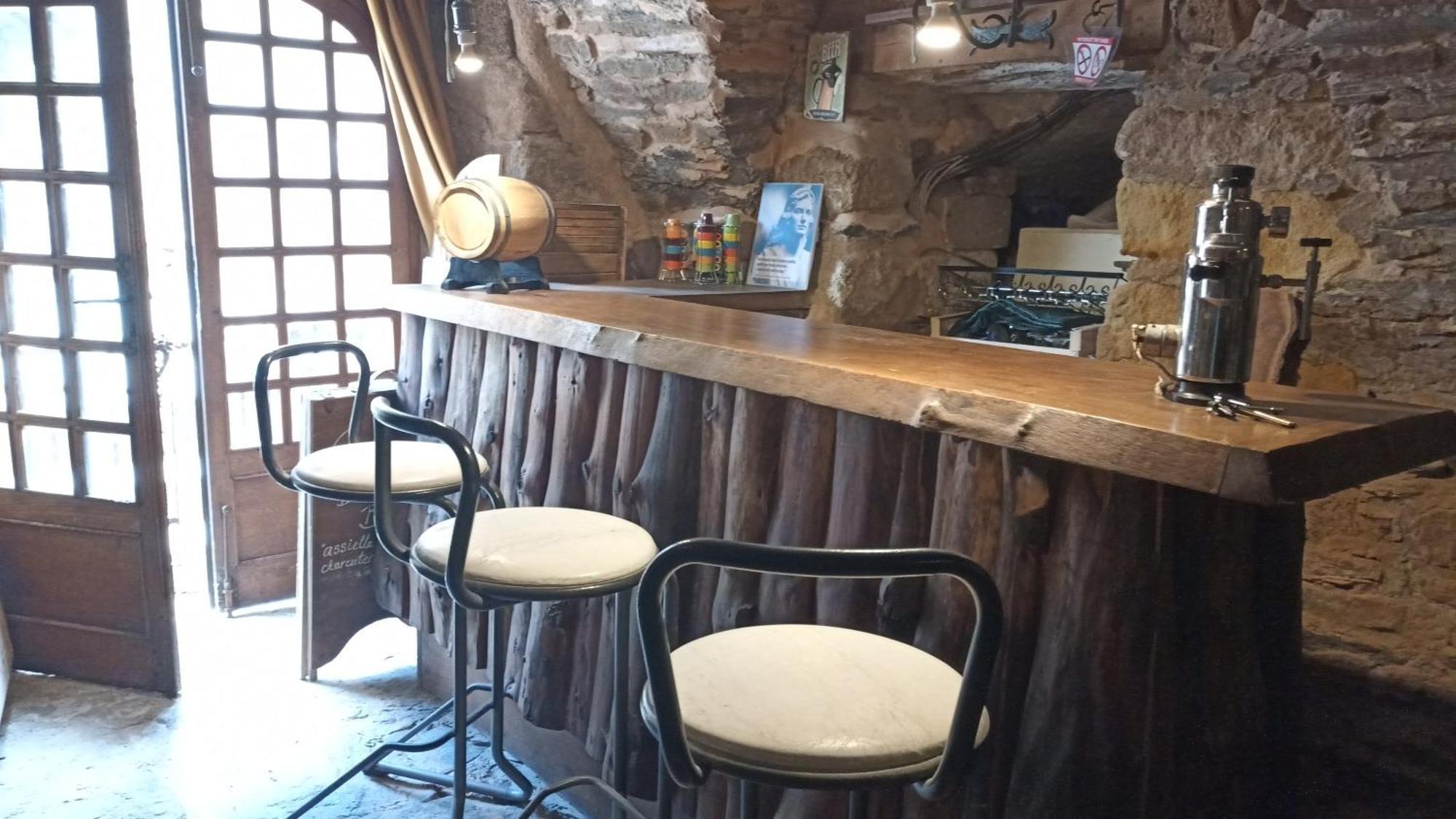 The Tavern Castelnau-Pegayrols Exterior photo